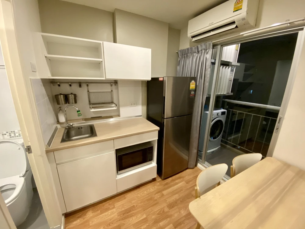 Urgent sale! Lumpini Place Rama 4-Ratchada, ready-to-move-in unit with complete amenities. Book yours today!