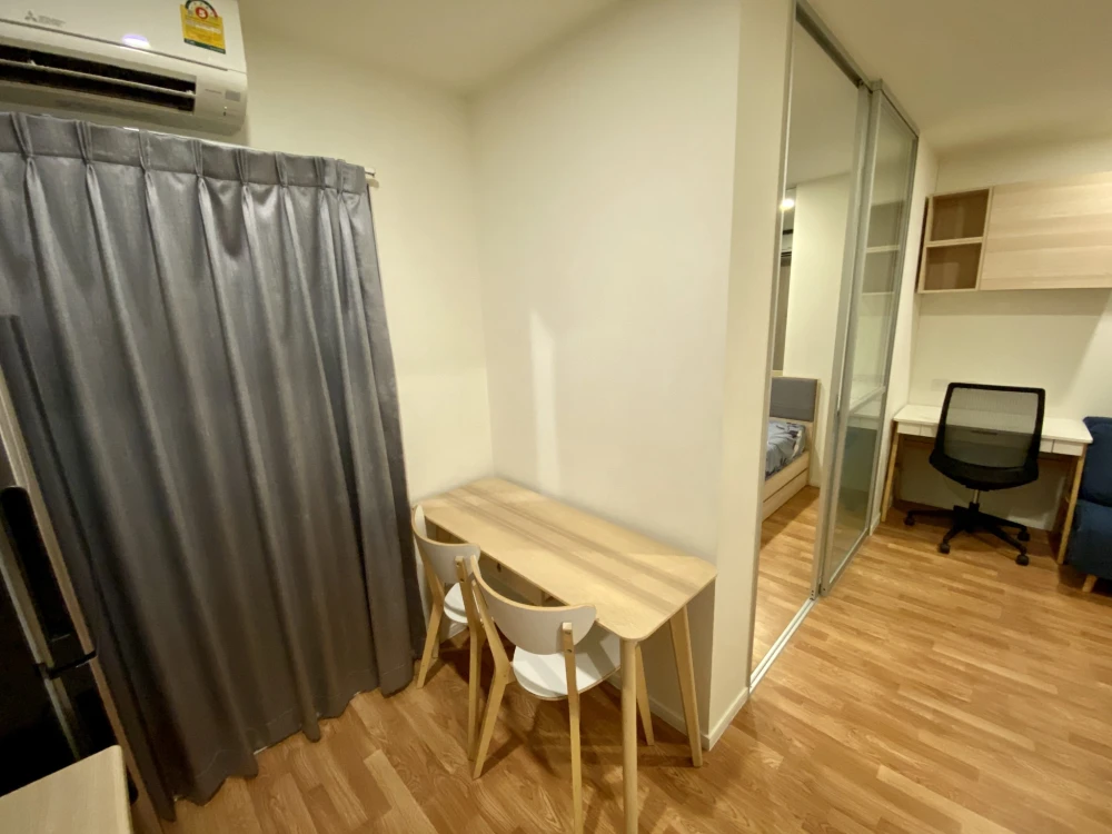 Urgent sale! Lumpini Place Rama 4-Ratchada, ready-to-move-in unit with complete amenities. Book yours today!