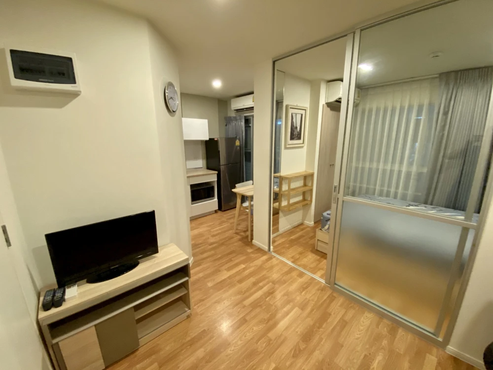 Urgent sale! Lumpini Place Rama 4-Ratchada, ready-to-move-in unit with complete amenities. Book yours today!