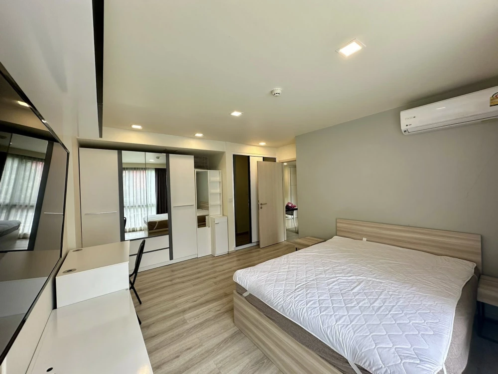 Urgent sale! Maestro 03 Ratchada - Rama 9, ready to move in, spacious living space. Come and own it today!