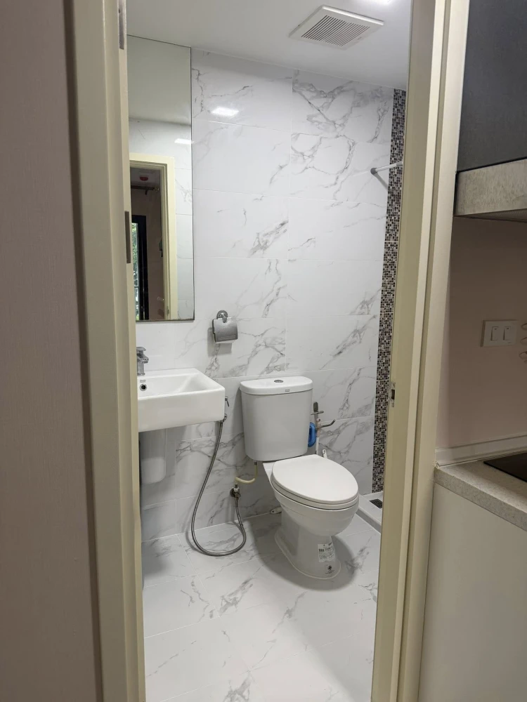 Urgent sale! Maxxi Condo Phaholyothin 34. Spacious rooms with ample usable space. Special price available. Book now!