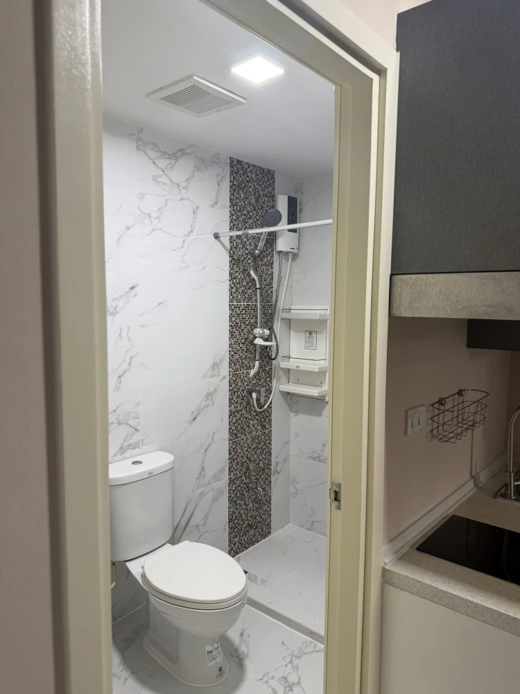 Urgent sale! Maxxi Condo Phaholyothin 34. Spacious rooms with ample usable space. Special price available. Book now!