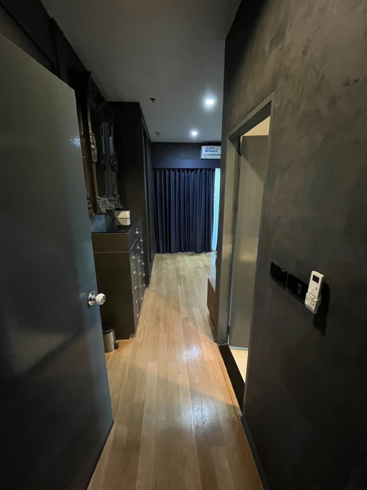 Urgent sale: Noble Solo Thonglor! Luxury condo in the heart of lifestyle, convenient transportation. Don't miss it!