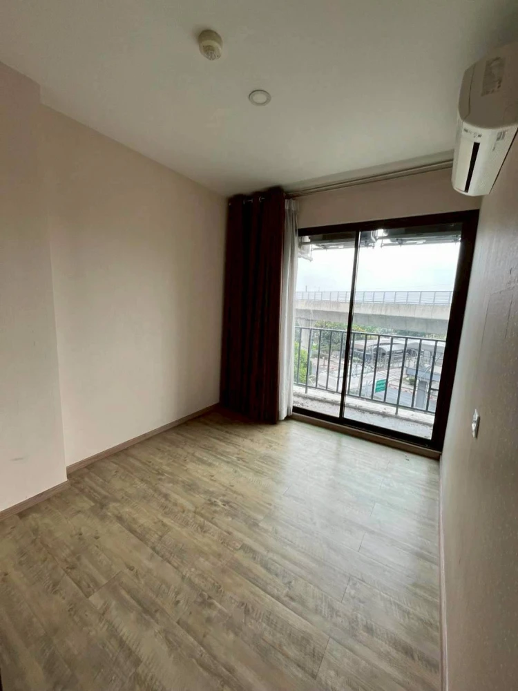 Urgent sale! Notting Hill Phahol-Kaset. Large room, comfortable living, lots of usable space, reasonable price. Come and own it today!