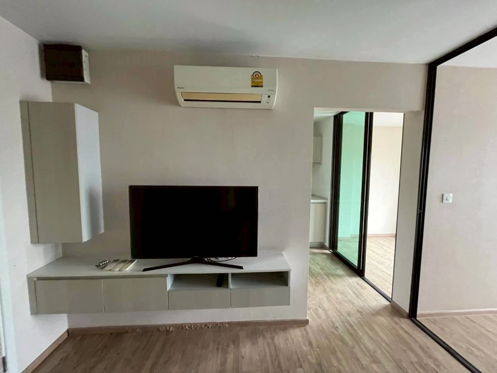 Urgent sale! Notting Hill Phahol-Kaset. Large room, comfortable living, lots of usable space, reasonable price. Come and own it today!