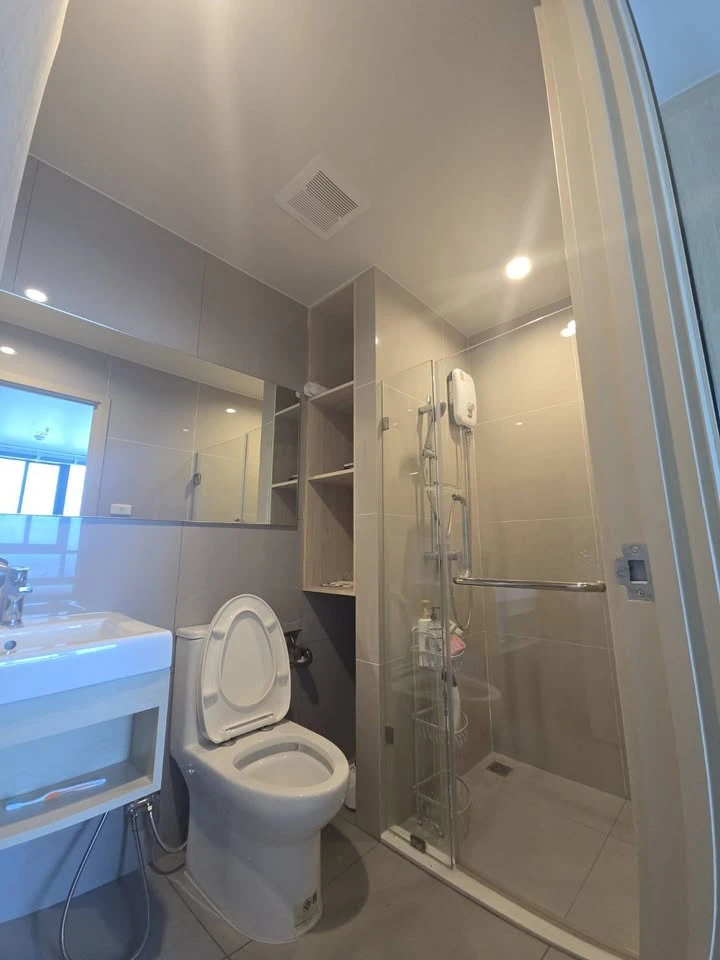 Urgent sale: Nue Noble Ngamwongwan, 34th floor, Panorama city view. Come and own it today.