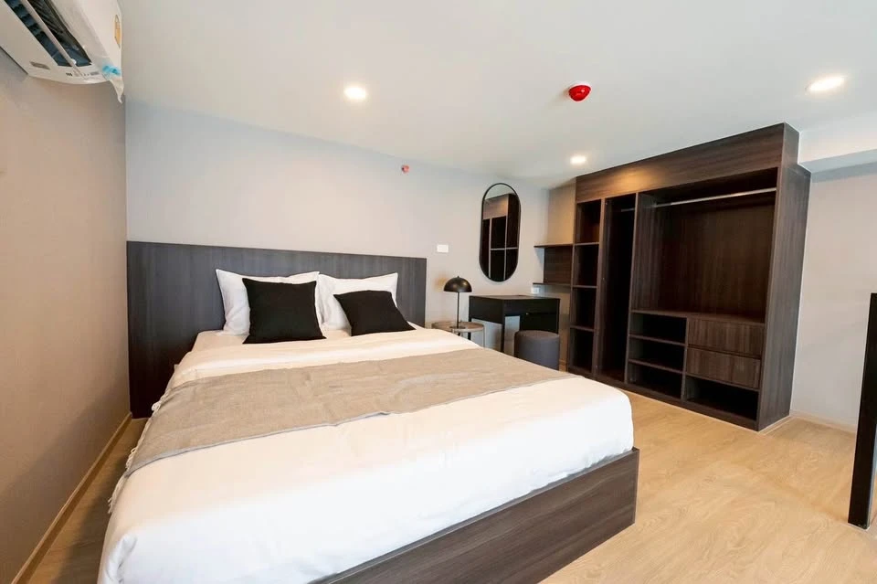 Urgent sale! Origin Plug & Play Ramintra, a nice room on the 10th floor, just the right height, great price. Come and own it today!