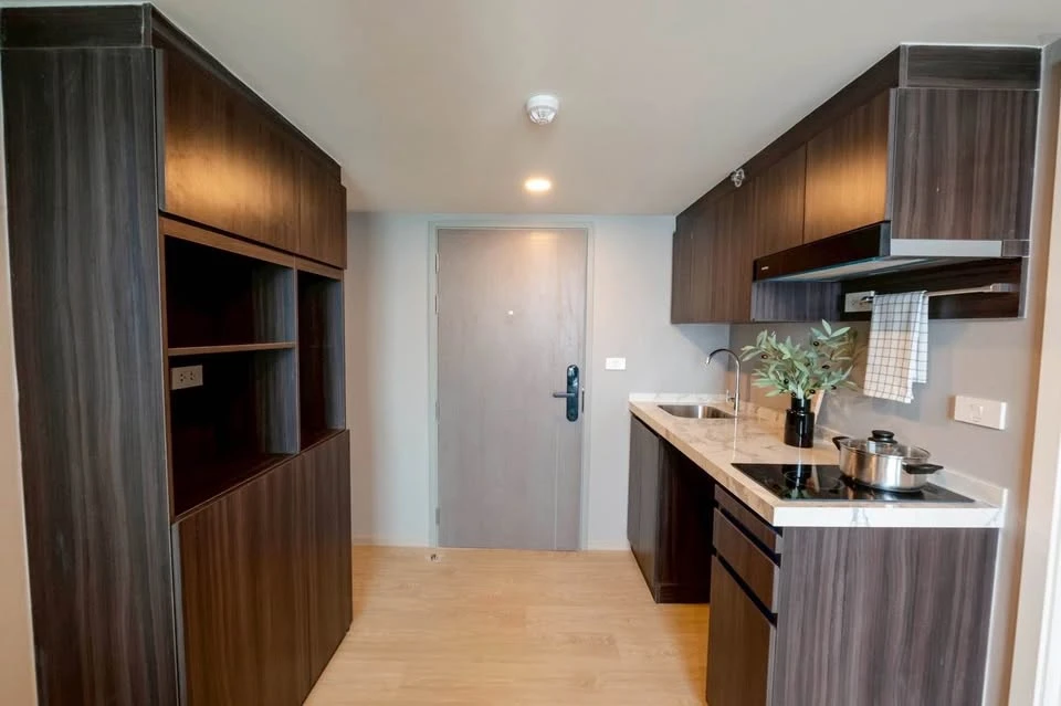 Urgent sale! Origin Plug & Play Ramintra, a nice room on the 10th floor, just the right height, great price. Come and own it today!