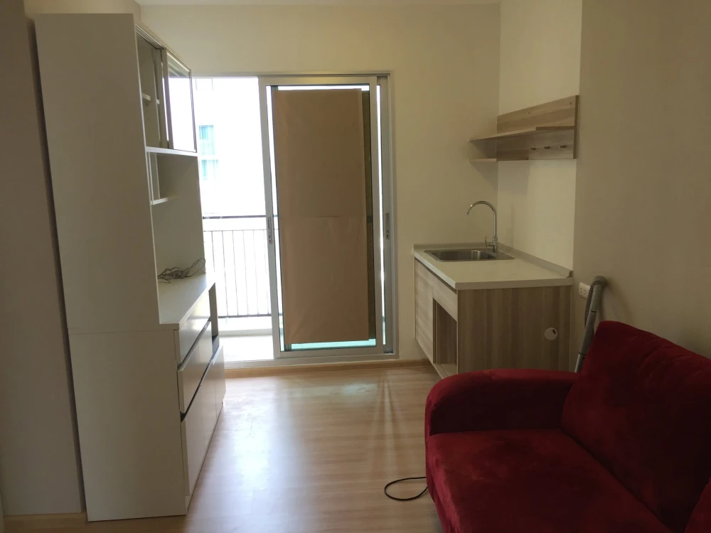 Urgent sale! Plum Condo Chaengwattana Station, ready to move in, partitioned into private spaces, great price. Book now! Don't miss this opportunity!
