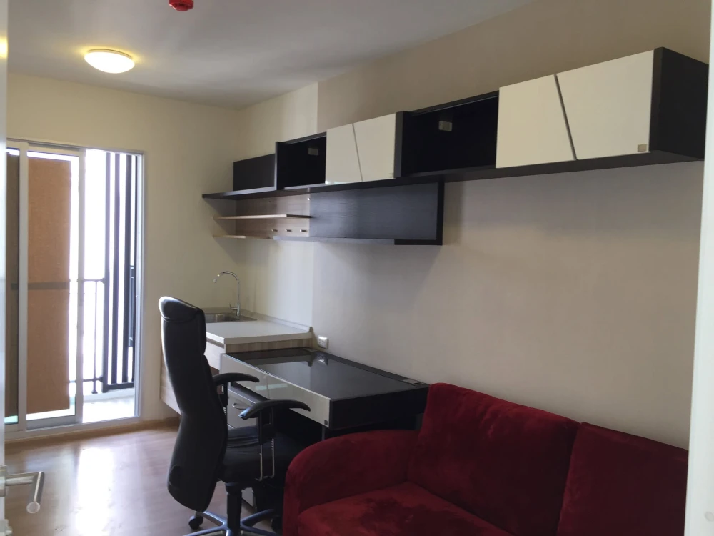 Urgent sale! Plum Condo Chaengwattana Station, ready to move in, partitioned into private spaces, great price. Book now! Don't miss this opportunity!