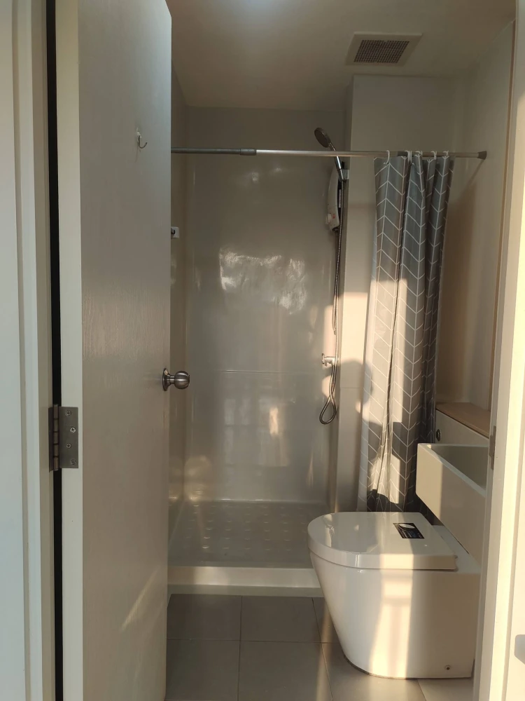 Urgent sale! Plum Condo Extra Rama 2, ready to move in. Partitioned and well-divided into zones. Buy now!