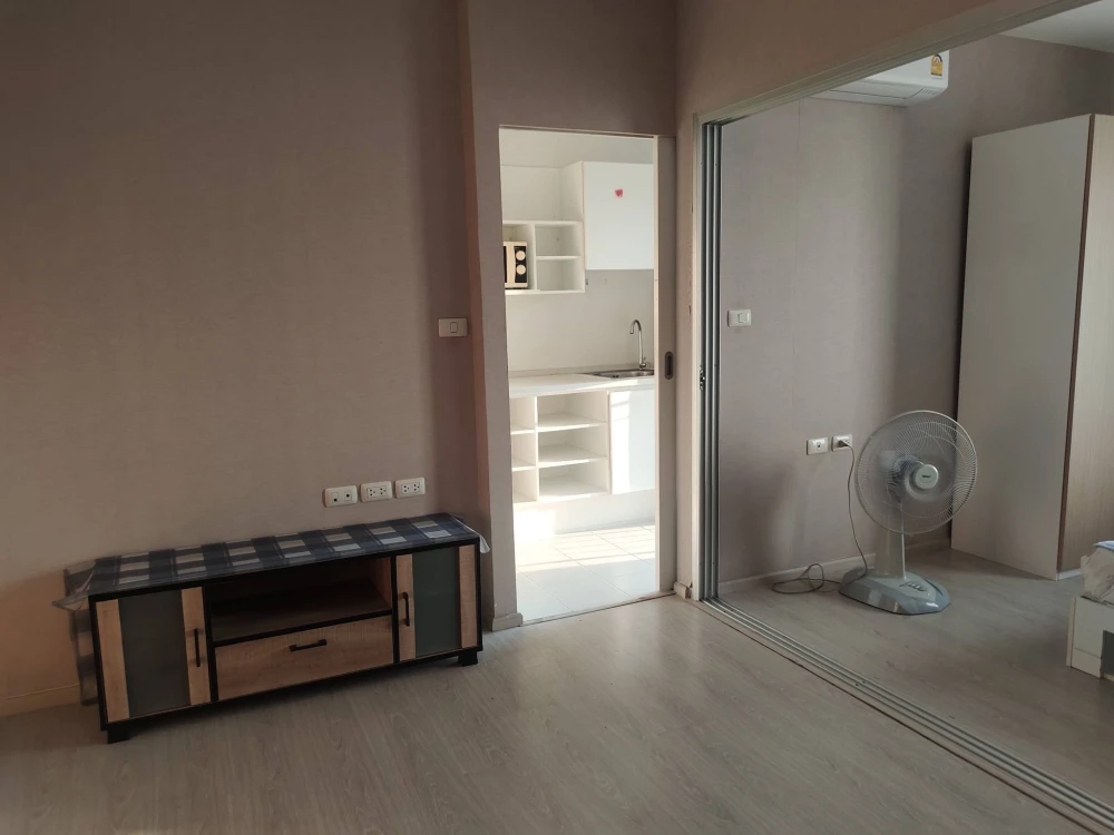 Urgent sale! Plum Condo Extra Rama 2, ready to move in. Partitioned and well-divided into zones. Buy now!