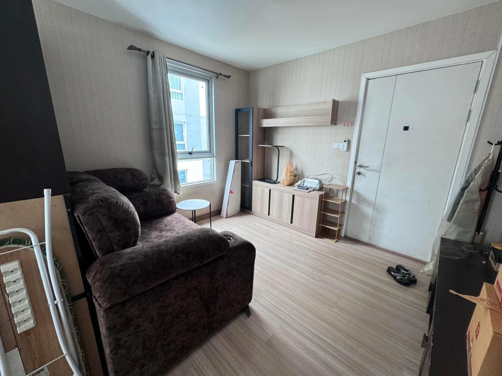 Urgent sale! Plum Condo Paholyothin 89, corner unit, very private. Amazing price! Own it today!