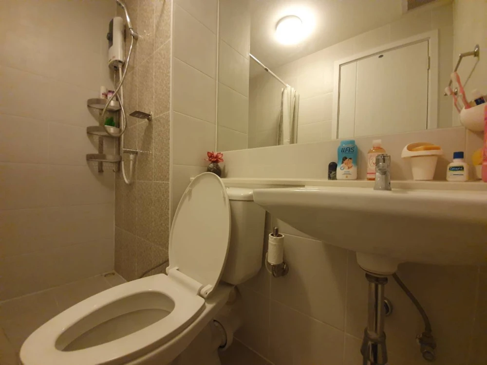 Urgent sale! Plum Condo Pinklao Station, ready to move in, fully furnished, great price. Book now!