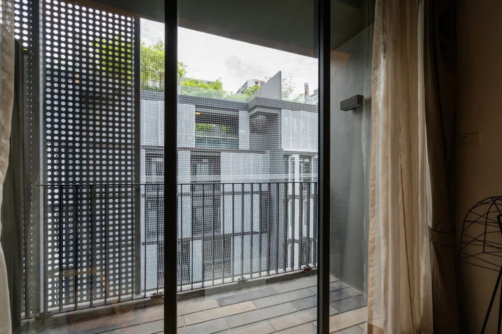 Urgent sale, Siamese Gioia (Sukhumvit Soi 31), beautiful and comfortable unit with stunning pool view.