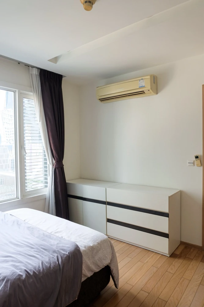 Urgent sale! Siri @ Sukhumvit. Large, comfortable rooms with efficient use of space. Affordable prices. Own yours today!