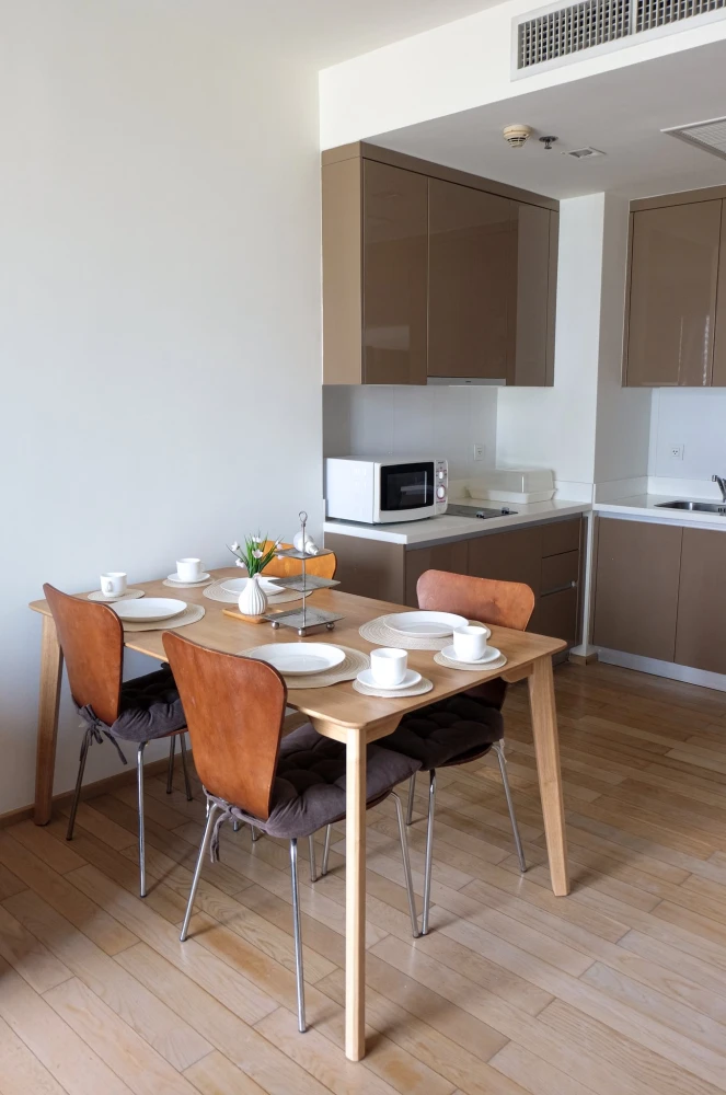 Urgent sale! Siri @ Sukhumvit. Large, comfortable rooms with efficient use of space. Affordable prices. Own yours today!