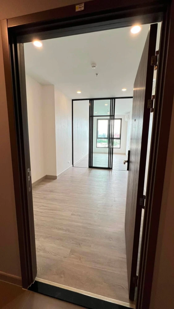 Urgent sale! Supalai Park Ekkamai-Thonglor. Spacious rooms with efficient use of space. Convenient and complete amenities all in one place. Book now!