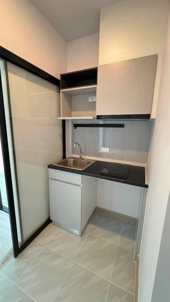 Urgent sale! Supalai Park Ekkamai-Thonglor. Spacious rooms with efficient use of space. Convenient and complete amenities all in one place. Book now!
