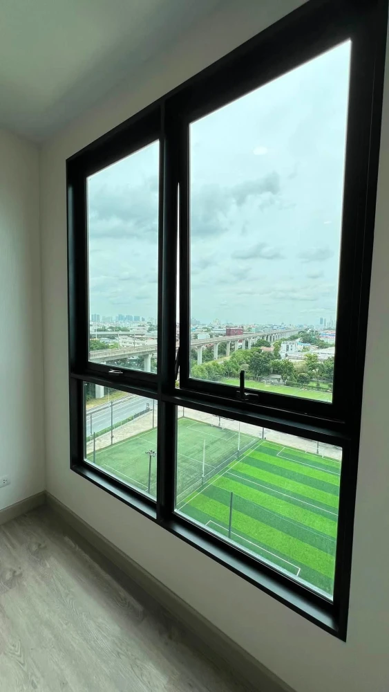 Urgent sale! Supalai Park Ekkamai-Thonglor. Spacious rooms with efficient use of space. Convenient and complete amenities all in one place. Book now!