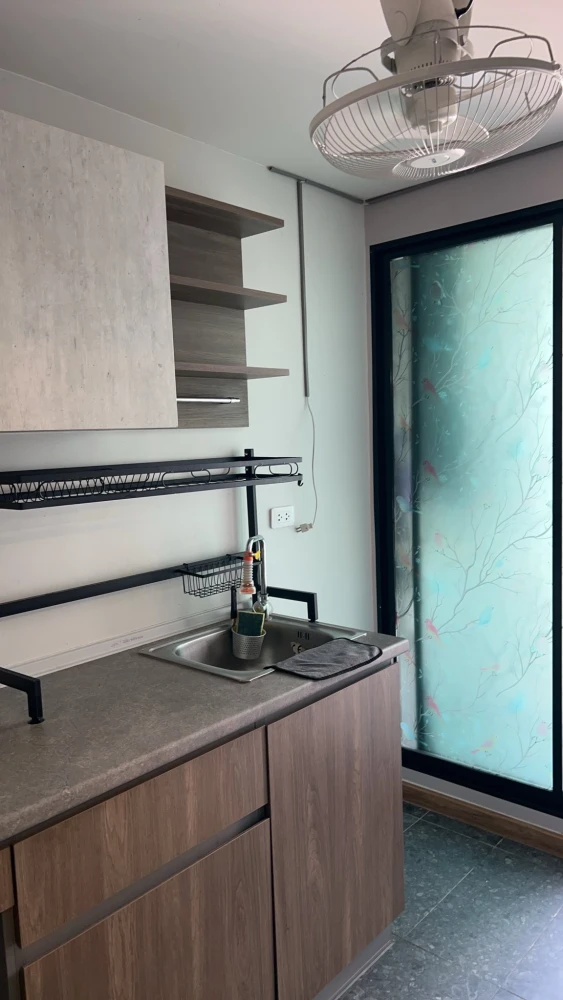 Urgent sale! The Cube Loft Srinakarin-Theparak. Well-separated rooms with perfectly divided zones. Become the owner today!