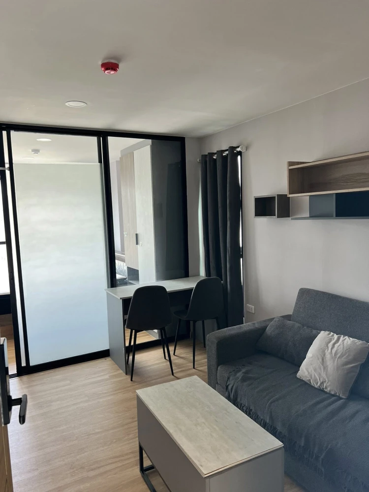 Urgent sale! The Cube Loft Srinakarin-Theparak. Well-separated rooms with perfectly divided zones. Become the owner today!