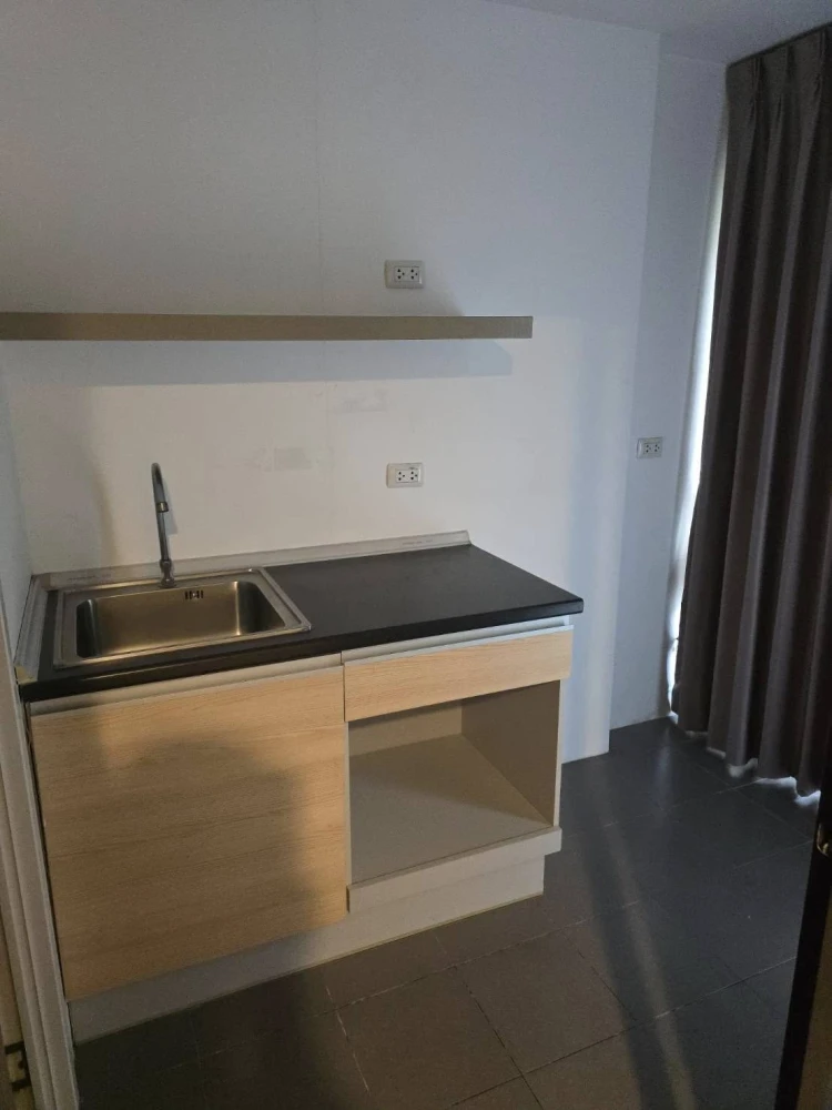 Urgent sale! The Excel Khu Khot, ready-to-move-in unit, 2nd floor (not high), affordable price. Own it today! Don't miss out!