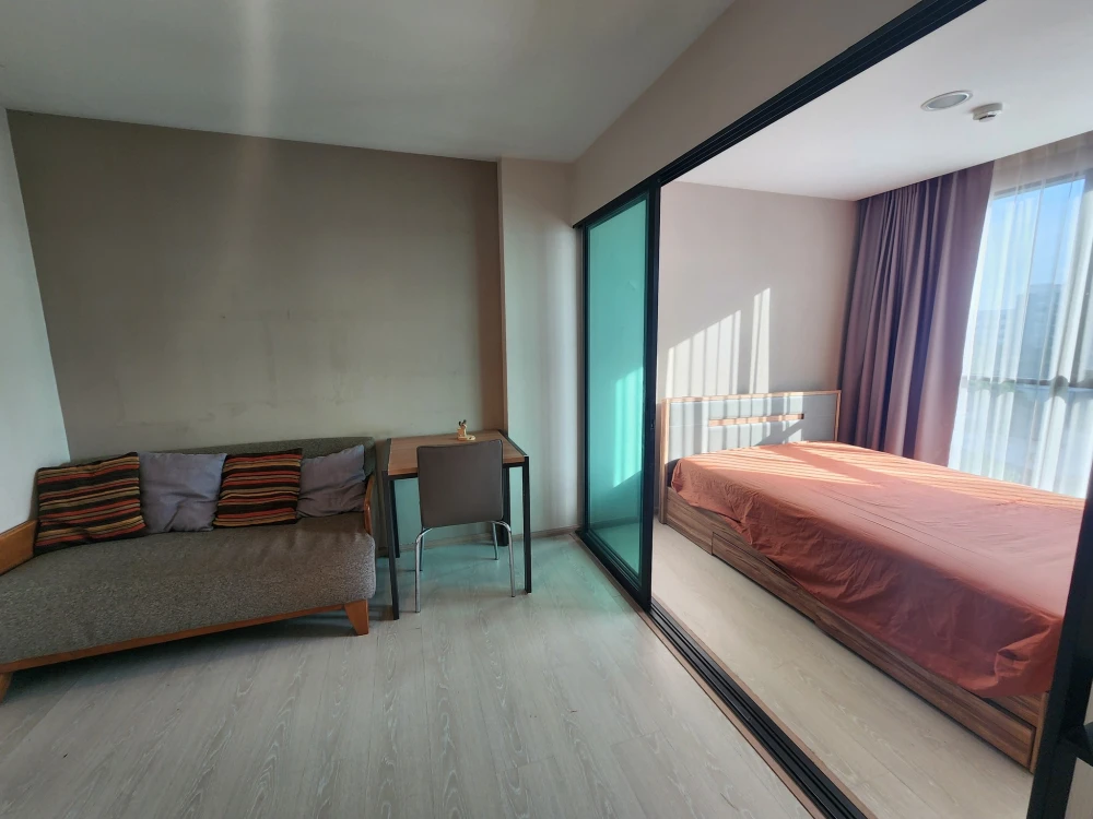 Urgent sale: The Excel Parc Lasalle 19, corner room, private, 5th floor, view outside the condo, come and reserve now.