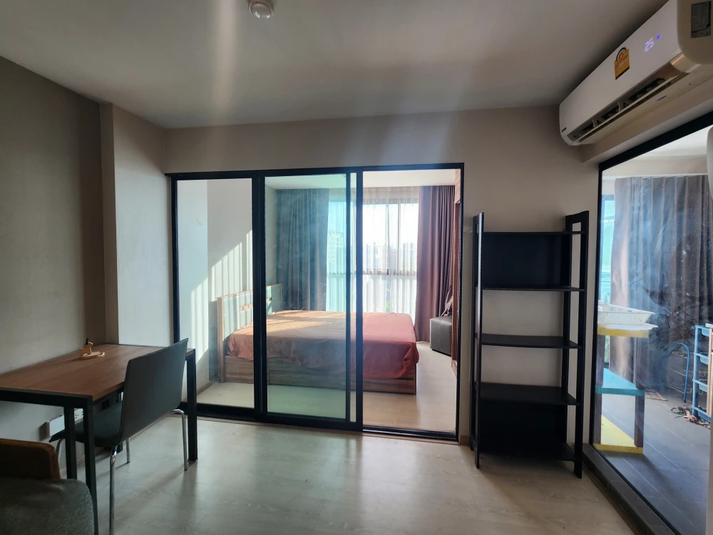 Urgent sale: The Excel Parc Lasalle 19, corner room, private, 5th floor, view outside the condo, come and reserve now.