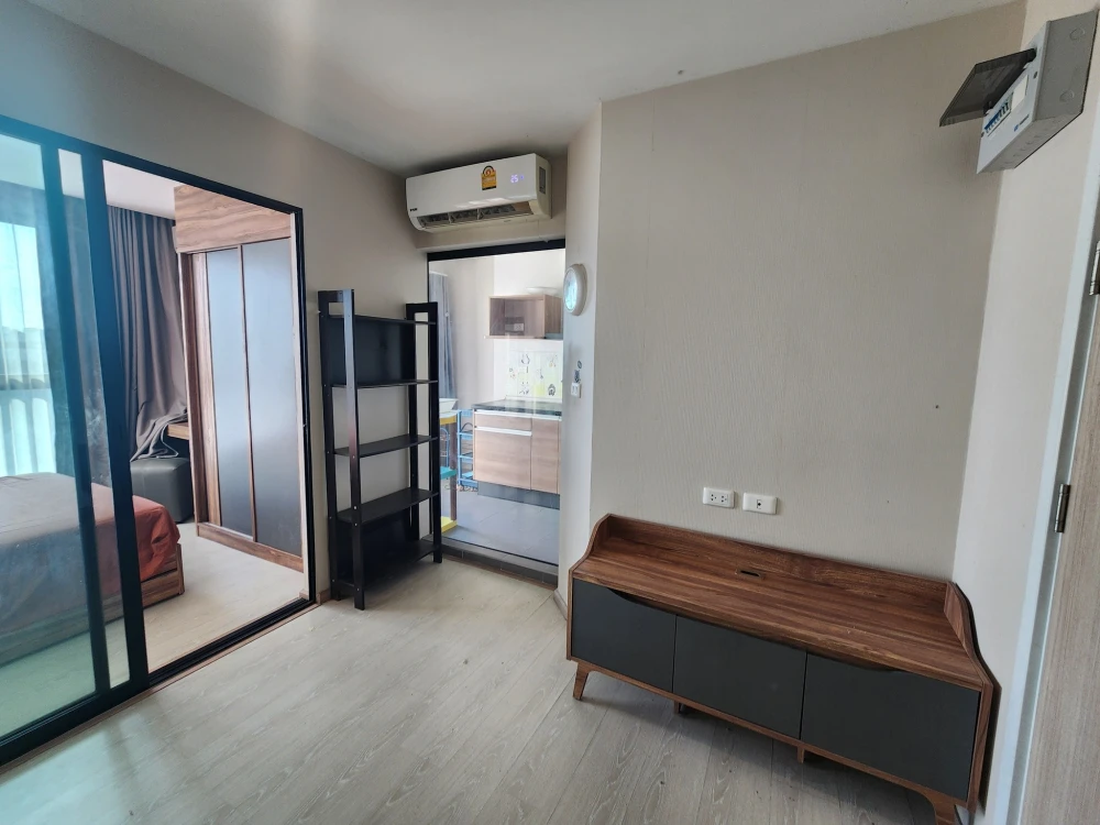Urgent sale: The Excel Parc Lasalle 19, corner room, private, 5th floor, view outside the condo, come and reserve now.