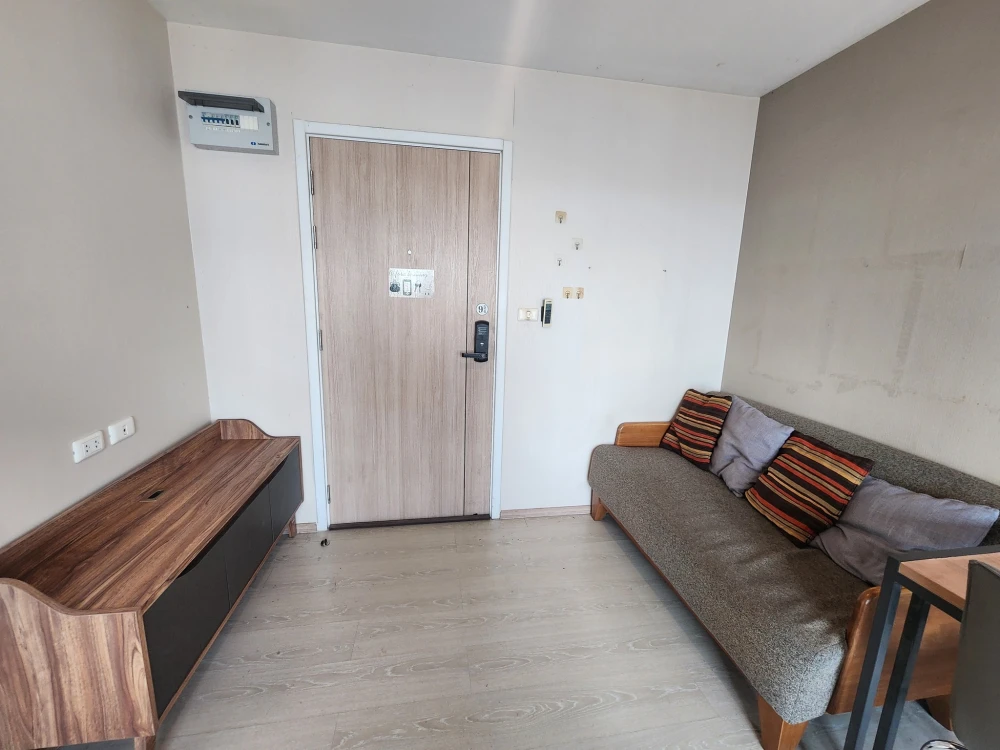 Urgent sale: The Excel Parc Lasalle 19, corner room, private, 5th floor, view outside the condo, come and reserve now.