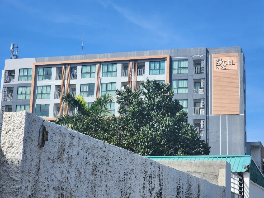 Urgent sale: The Excel Parc Lasalle 19, corner room, private, 5th floor, view outside the condo, come and reserve now.