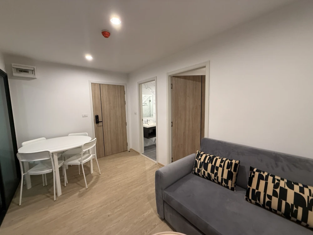 Urgent sale: The Excel Ratchada 18, large room, comfortable living, comes with usable space. Buy now, don't miss out!