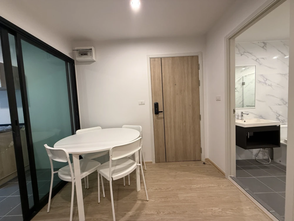 Urgent sale: The Excel Ratchada 18, large room, comfortable living, comes with usable space. Buy now, don't miss out!