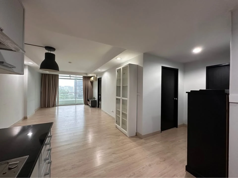 Urgent sale! The Kris 2 Ratchadaphisek 17, large room, comfortable living, comes with lots of usable space. Come and reserve it now!