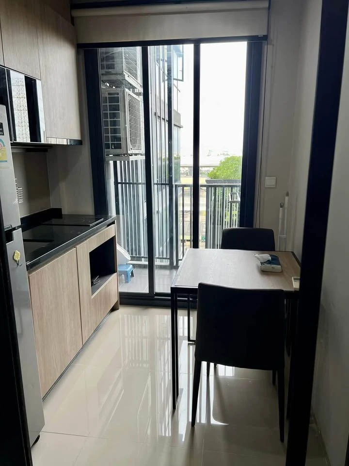 Urgent sale: THE LINE Wongsawang, a nice room on the 10th floor, just the right height, a great price. I'm telling you, you have to book it.