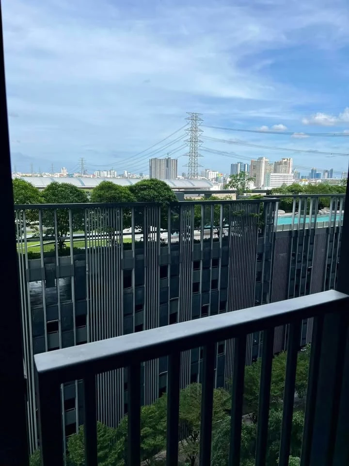 Urgent sale: THE LINE Wongsawang, a nice room on the 10th floor, just the right height, a great price. I'm telling you, you have to book it.