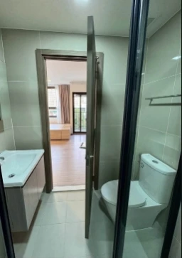 Urgent sale! The MUVE Pradipat, ready-to-move-in unit, 7th floor. Great height, great price. Own it today! Don't miss this opportunity.