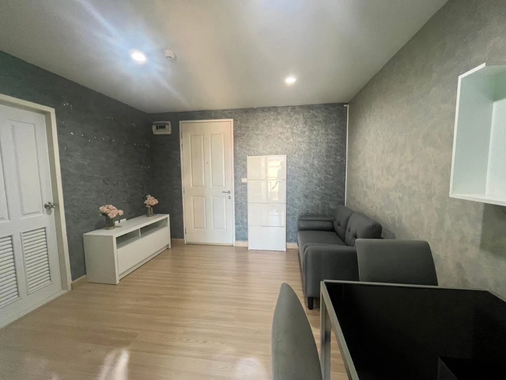 Urgent sale! The Niche Mono Bangna. Large, comfortable rooms with ample living space. Own yours today! Don't miss out!