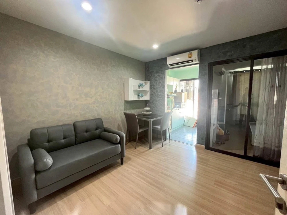 Urgent sale! The Niche Mono Bangna. Large, comfortable rooms with ample living space. Own yours today! Don't miss out!