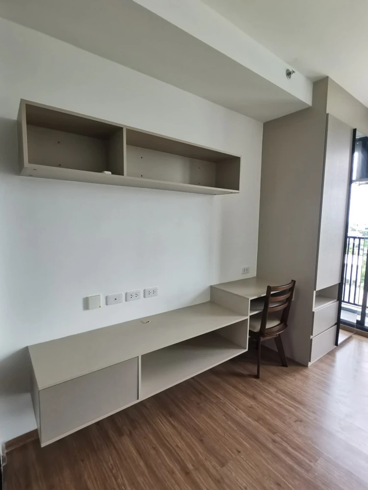 Urgent sale rent! The Origin Ram 209 interchange, studio room on the 9th floor, comes with a special price. Hurry and reserve now, don't miss out!