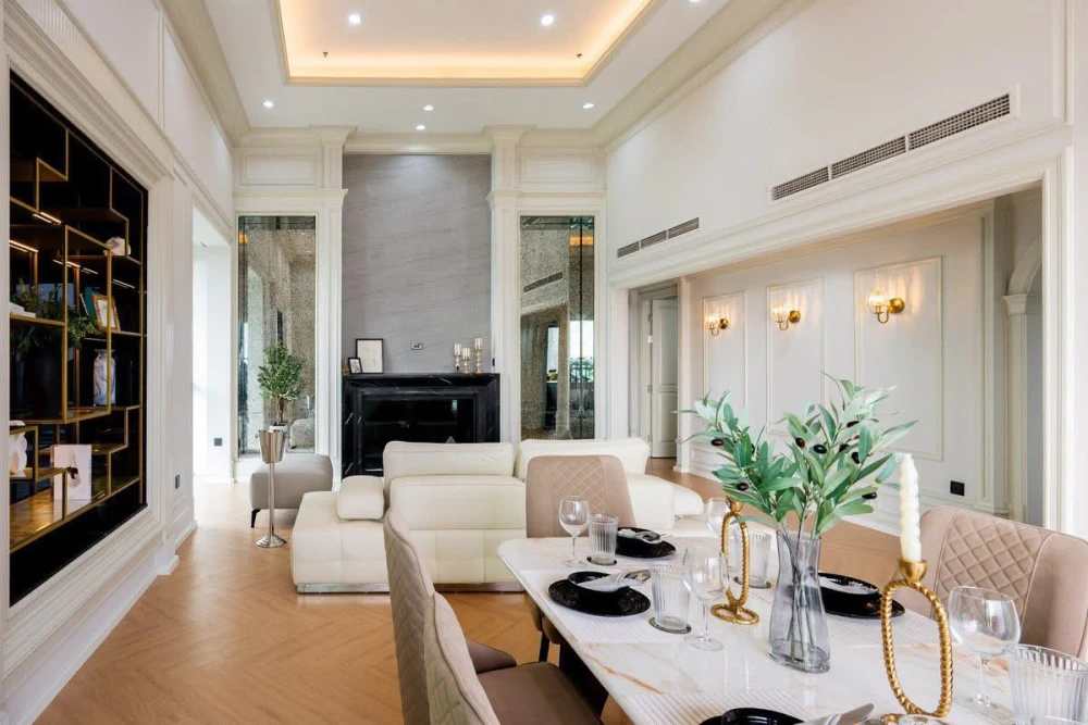 Urgent sale! The Pano Rama 3, beautifully decorated unit with high-quality built-in furniture, panoramic views of the Chao Phraya River and Bhumibol B
