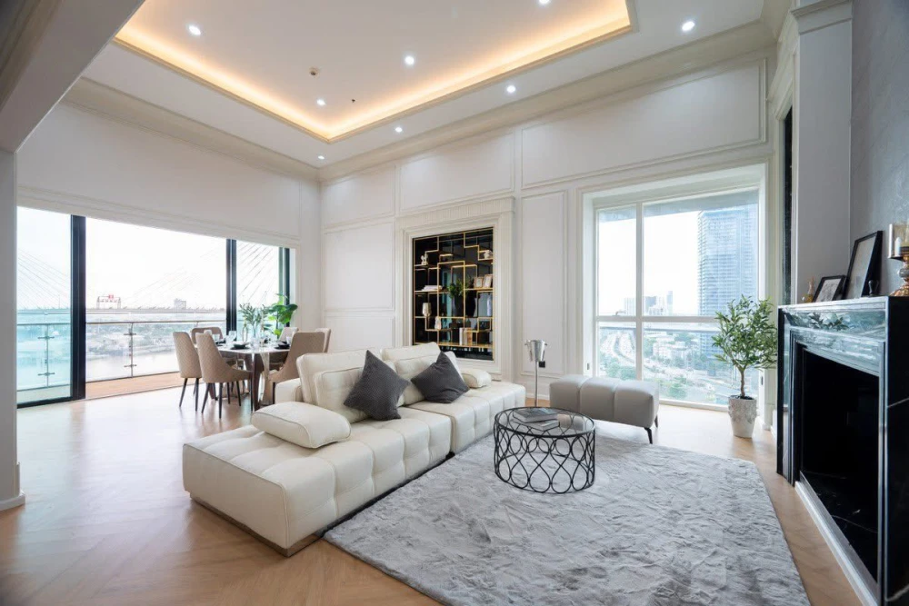 Urgent sale! The Pano Rama 3, beautifully decorated unit with high-quality built-in furniture, panoramic views of the Chao Phraya River and Bhumibol B