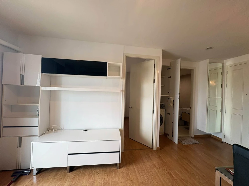 Urgent sale! The Parkland Ratchada-Wongsawang – a spacious, comfortable unit with ample living area and full amenities. Buy it now!