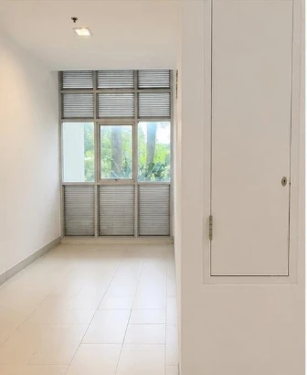 Urgent sale! The Parkland Srinakarin, corner unit, private, 66 sq m, balcony with beautiful view, 1st floor. Grab it now!