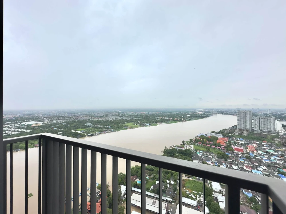 Urgent sale: The Politan Aqua. High-quality built-in furnishings, 43rd floor, river view. Full facilities included. Book now!