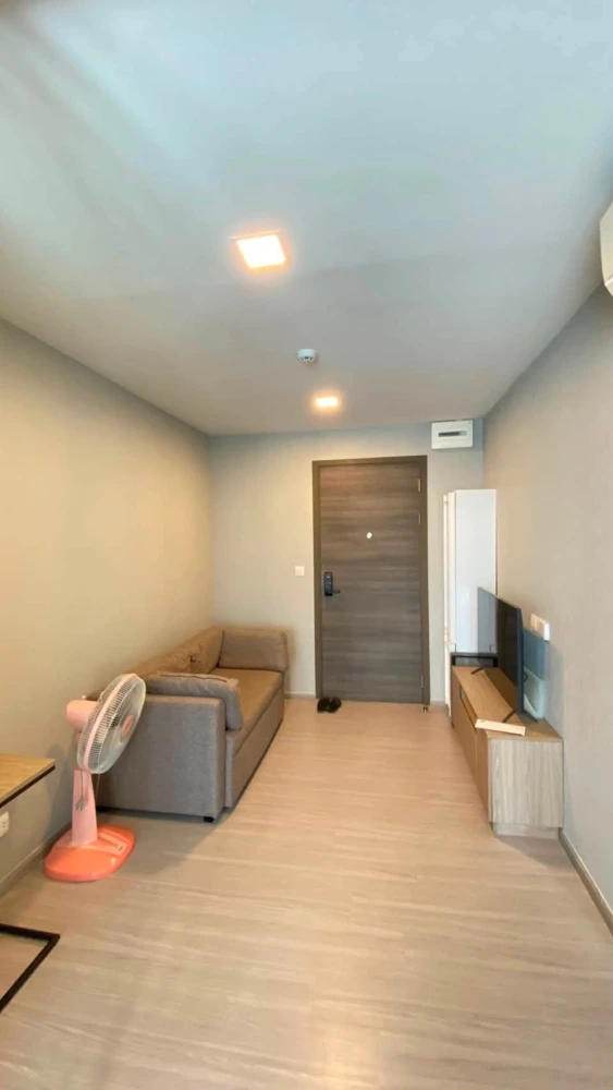 Urgent sale! The Privacy S101, ready to move in, with separate partitions. Convenient and complete amenities all in one place. Book yours today!