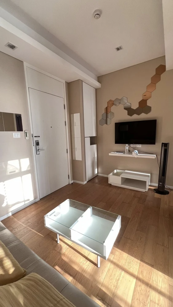 Urgent sale: The Saint Residences, 35th floor, Building C, view of Chatuchak Park, very beautiful view, complete here, come and own it today.