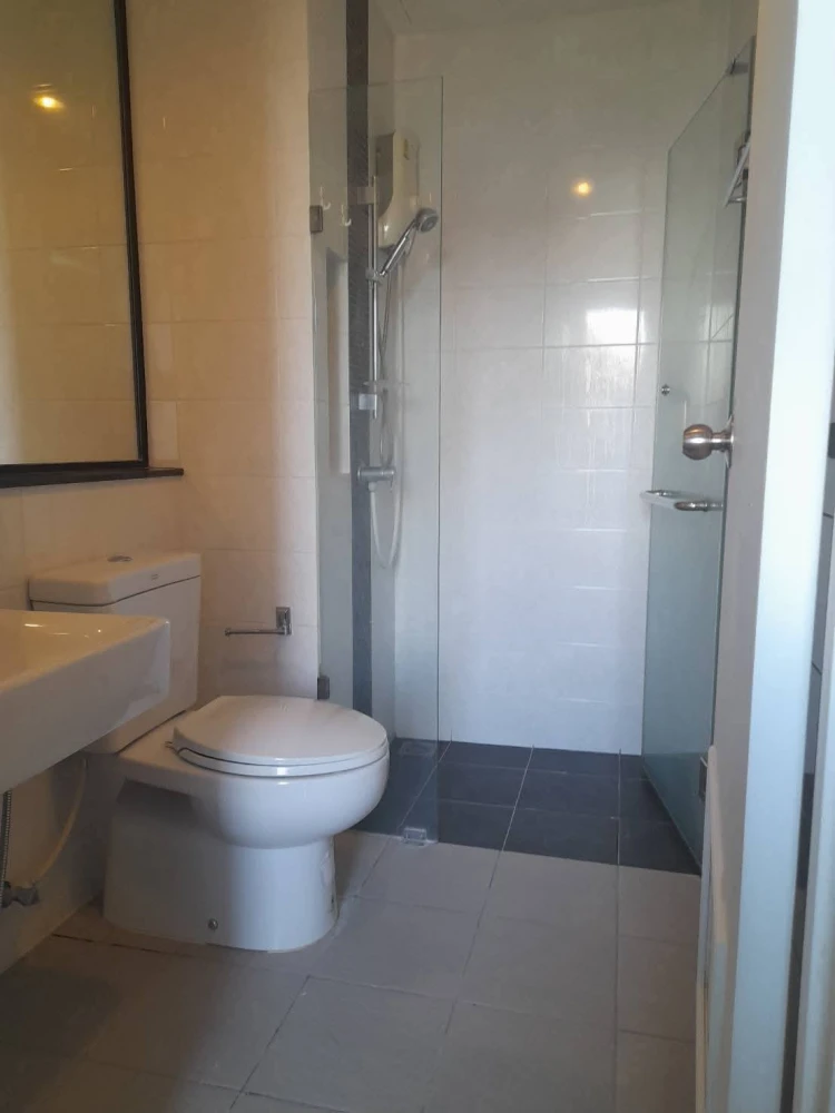 Urgent sale! The Tree RIO Bang-Aor Station, ready-to-move-in unit with complete amenities. Great price! Book now, don't miss out!