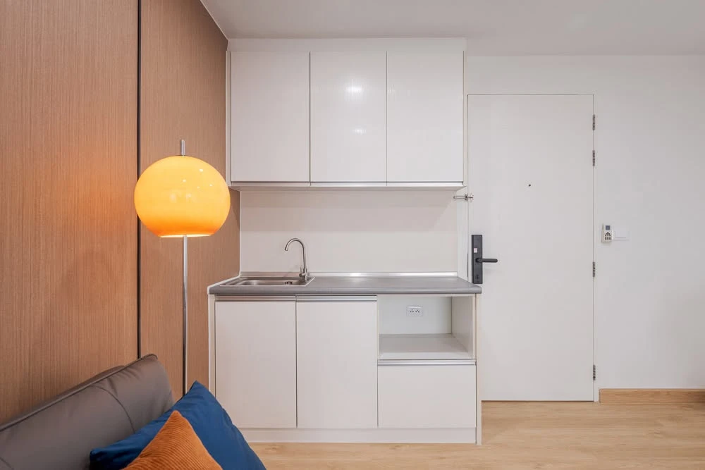 Urgent sale! The Viva Condo Sathorn-Taksin. Well-decorated, move-in ready unit—fully furnished and equipped with all appliances. Secure yours now!